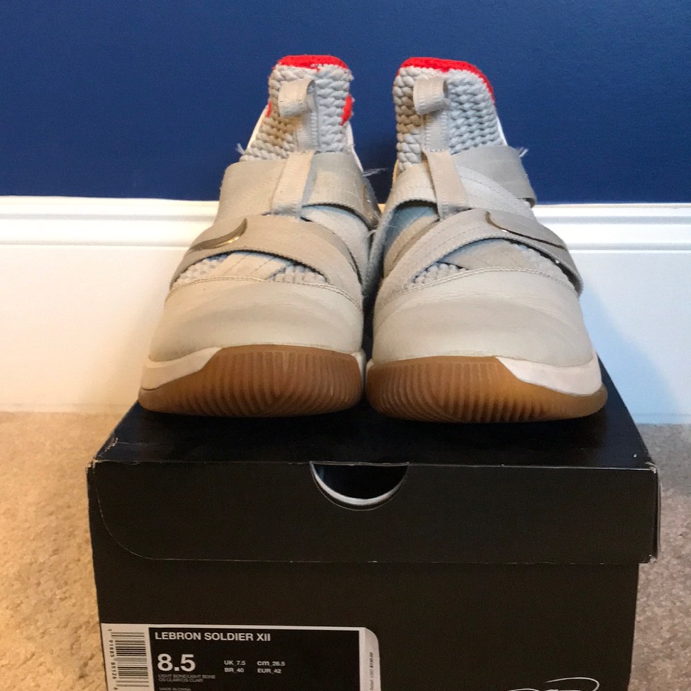 Lebron Soldier XII Basketball Sneakers. Size 8.5 - Picture 2 of 7